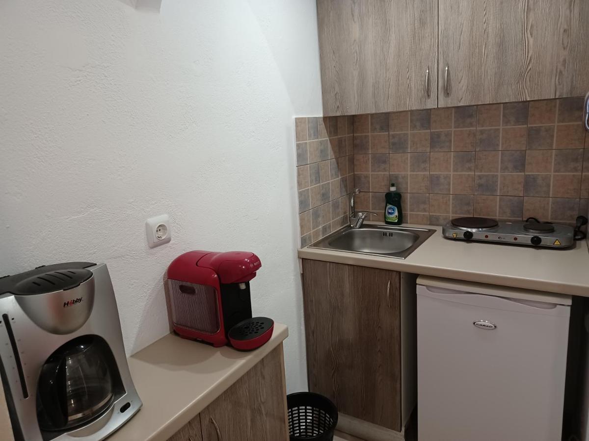 Evelina Beach Pension A Breath Away From The Black Beach Offer Plenty Of Accommodation Type To Suit Every Traveler'S Needs-Economic Rooms-Thematic Rooms-Design Rooms-Kitchenette Rooms-Studios-Small Apartments Perissa (Santorini) Exterior foto