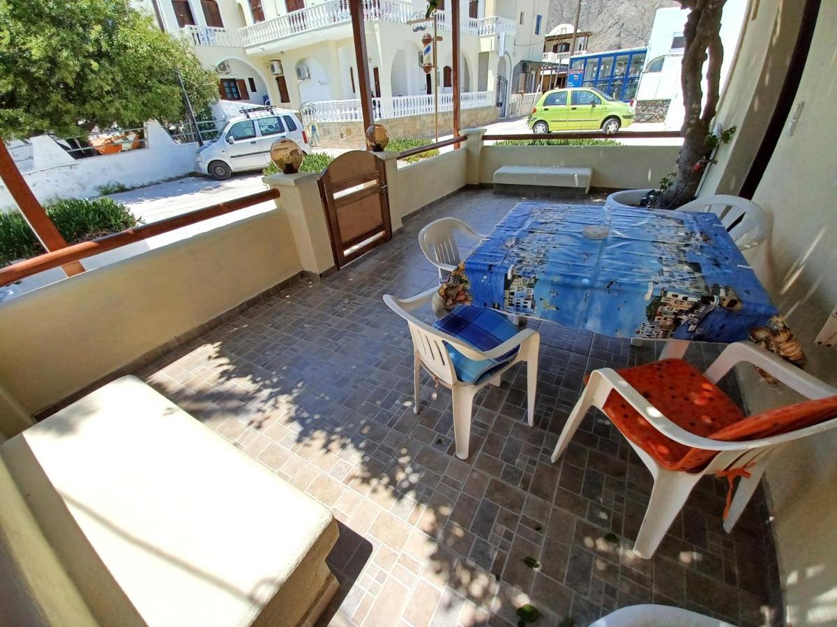 Evelina Beach Pension A Breath Away From The Black Beach Offer Plenty Of Accommodation Type To Suit Every Traveler'S Needs-Economic Rooms-Thematic Rooms-Design Rooms-Kitchenette Rooms-Studios-Small Apartments Perissa (Santorini) Exterior foto