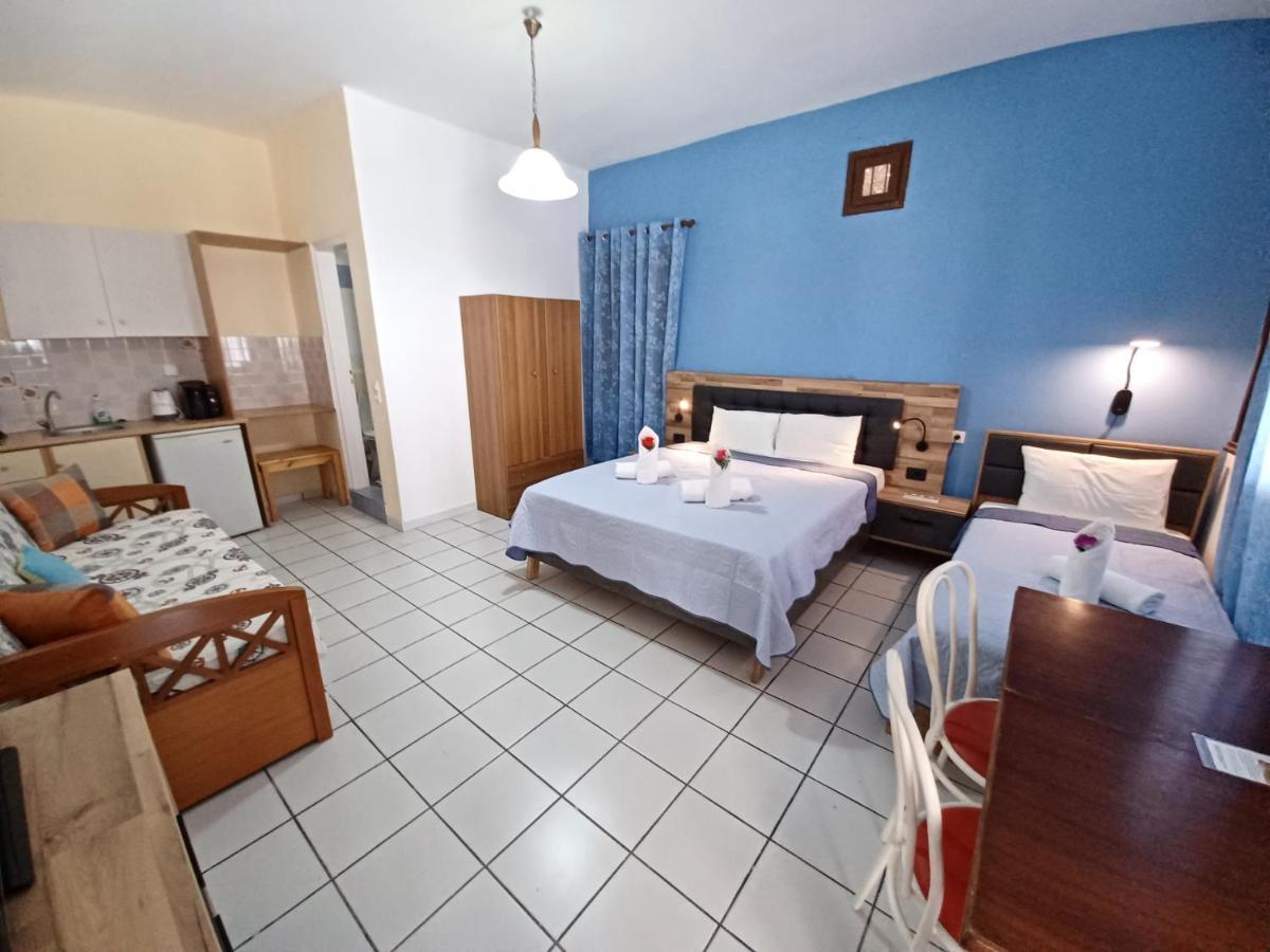 Evelina Beach Pension A Breath Away From The Black Beach Offer Plenty Of Accommodation Type To Suit Every Traveler'S Needs-Economic Rooms-Thematic Rooms-Design Rooms-Kitchenette Rooms-Studios-Small Apartments Perissa (Santorini) Exterior foto