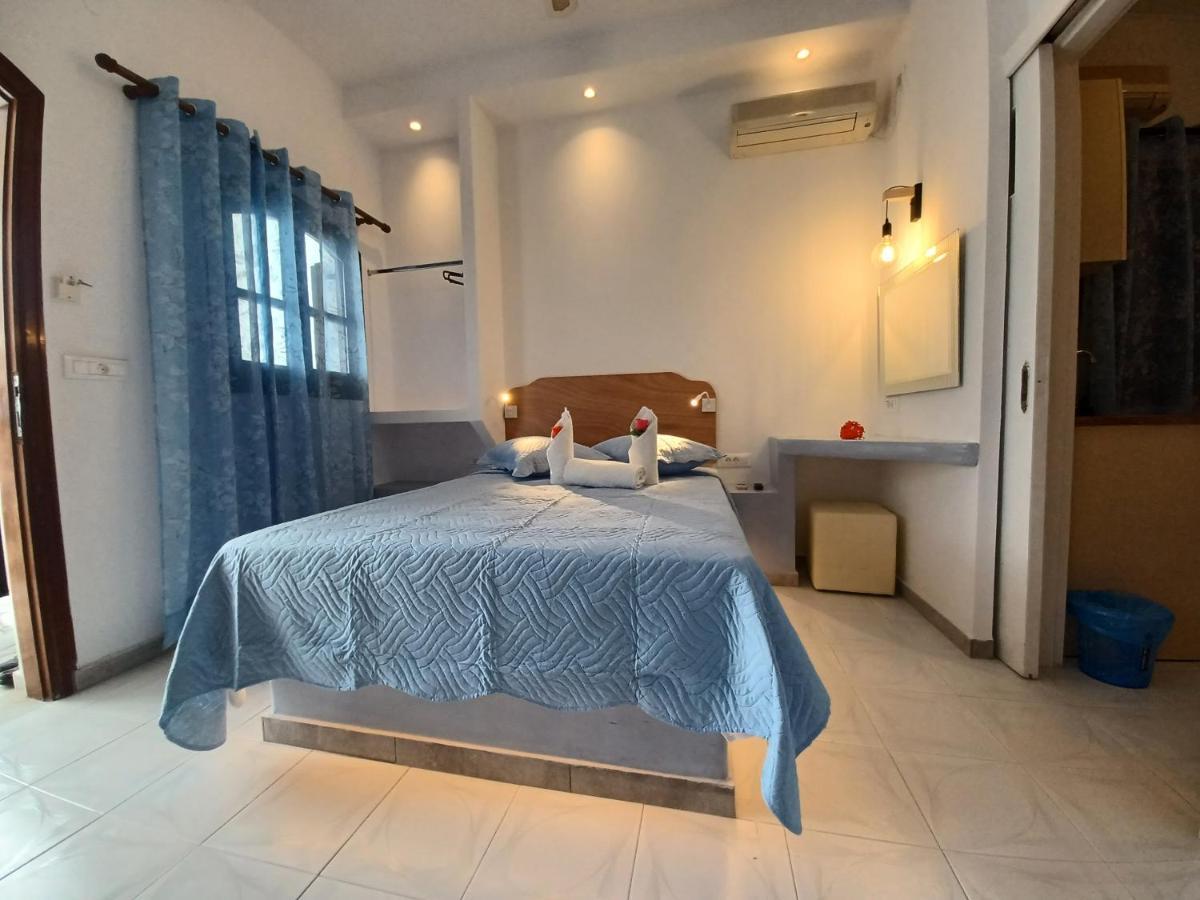 Evelina Beach Pension A Breath Away From The Black Beach Offer Plenty Of Accommodation Type To Suit Every Traveler'S Needs-Economic Rooms-Thematic Rooms-Design Rooms-Kitchenette Rooms-Studios-Small Apartments Perissa (Santorini) Exterior foto