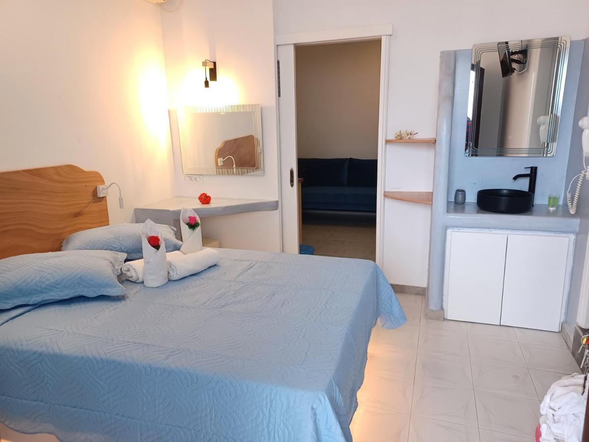 Evelina Beach Pension A Breath Away From The Black Beach Offer Plenty Of Accommodation Type To Suit Every Traveler'S Needs-Economic Rooms-Thematic Rooms-Design Rooms-Kitchenette Rooms-Studios-Small Apartments Perissa (Santorini) Exterior foto