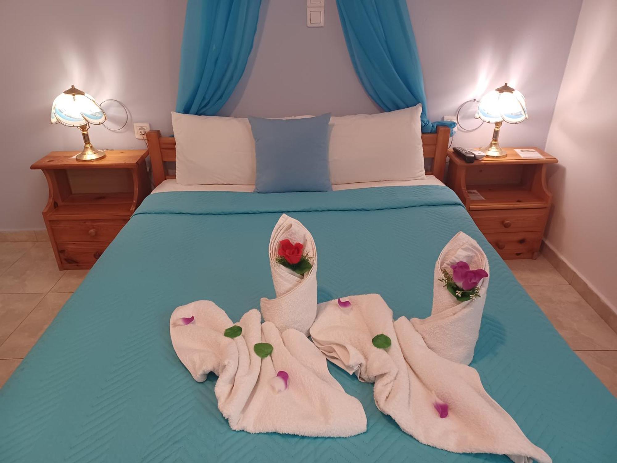 Evelina Beach Pension A Breath Away From The Black Beach Offer Plenty Of Accommodation Type To Suit Every Traveler'S Needs-Economic Rooms-Thematic Rooms-Design Rooms-Kitchenette Rooms-Studios-Small Apartments Perissa (Santorini) Exterior foto