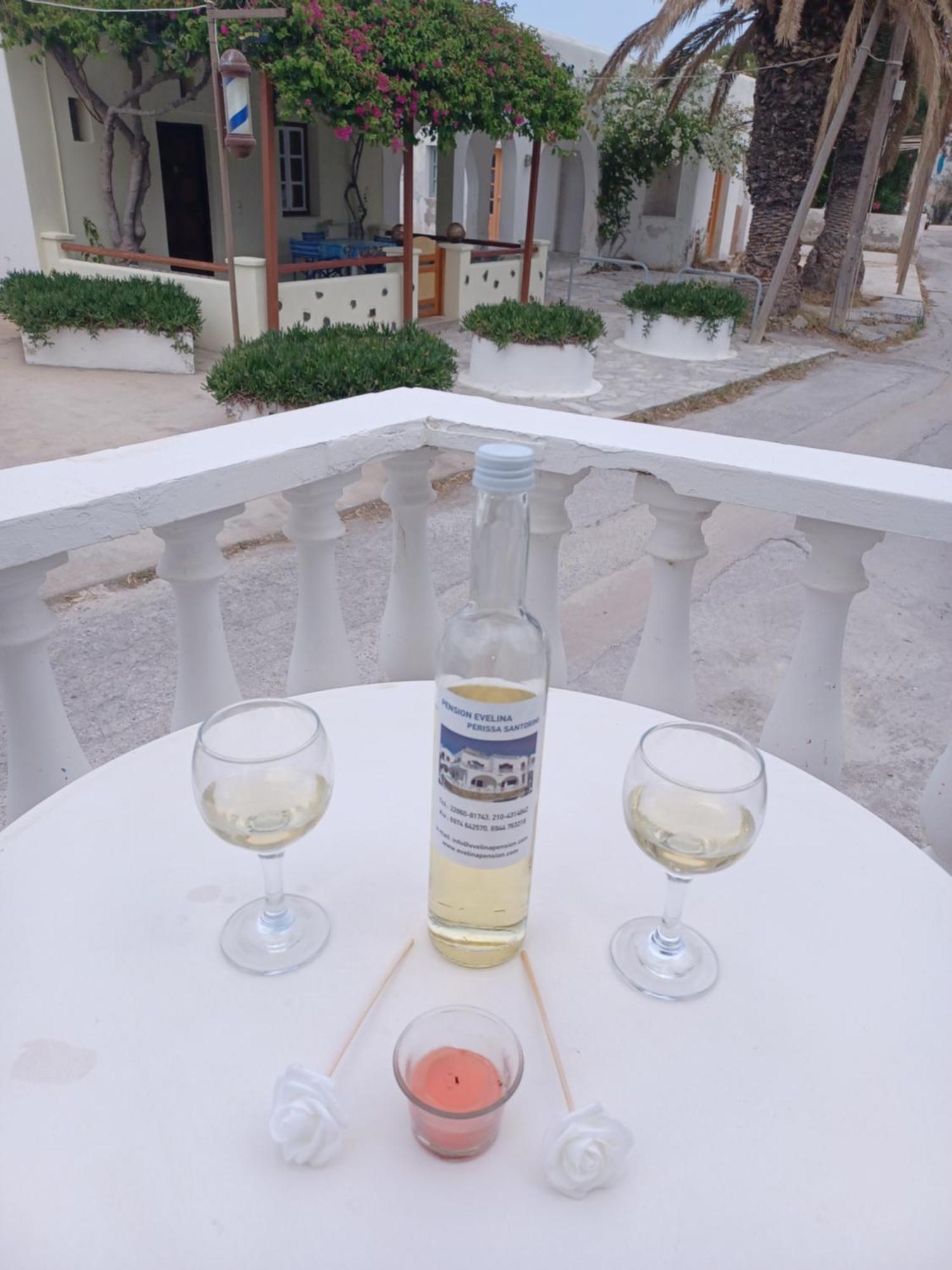 Evelina Beach Pension A Breath Away From The Black Beach Offer Plenty Of Accommodation Type To Suit Every Traveler'S Needs-Economic Rooms-Thematic Rooms-Design Rooms-Kitchenette Rooms-Studios-Small Apartments Perissa (Santorini) Exterior foto