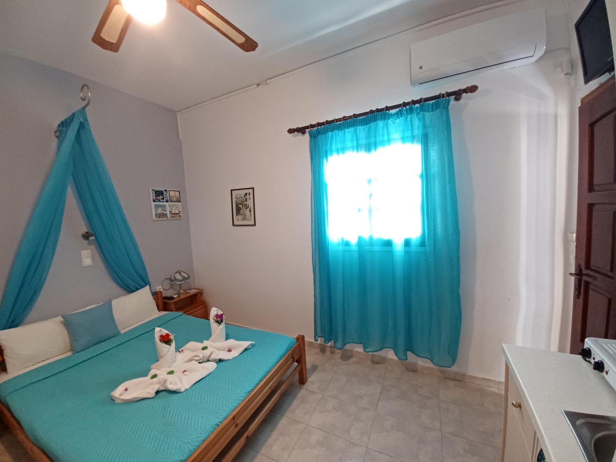 Evelina Beach Pension A Breath Away From The Black Beach Offer Plenty Of Accommodation Type To Suit Every Traveler'S Needs-Economic Rooms-Thematic Rooms-Design Rooms-Kitchenette Rooms-Studios-Small Apartments Perissa (Santorini) Exterior foto
