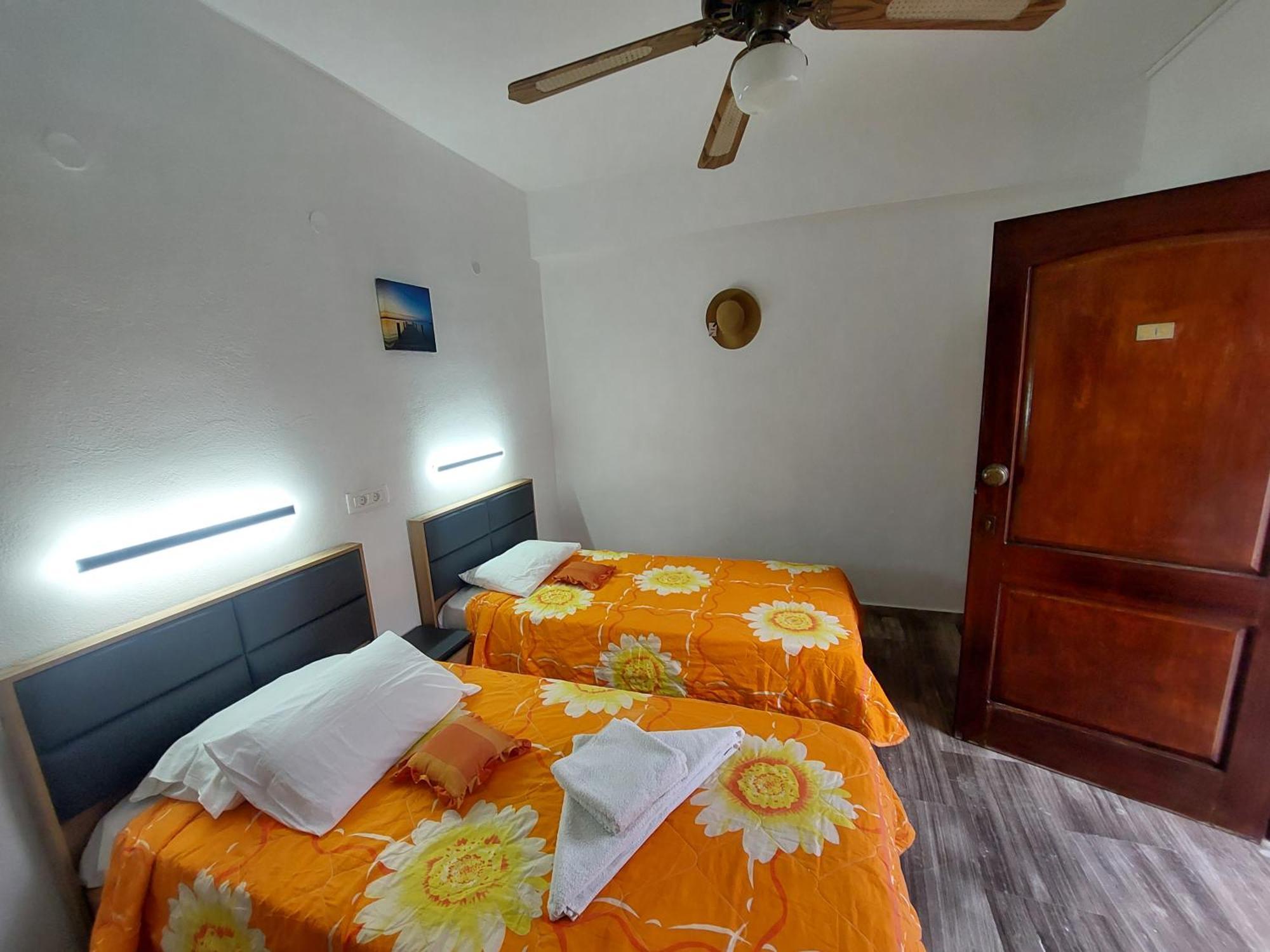 Evelina Beach Pension A Breath Away From The Black Beach Offer Plenty Of Accommodation Type To Suit Every Traveler'S Needs-Economic Rooms-Thematic Rooms-Design Rooms-Kitchenette Rooms-Studios-Small Apartments Perissa (Santorini) Exterior foto