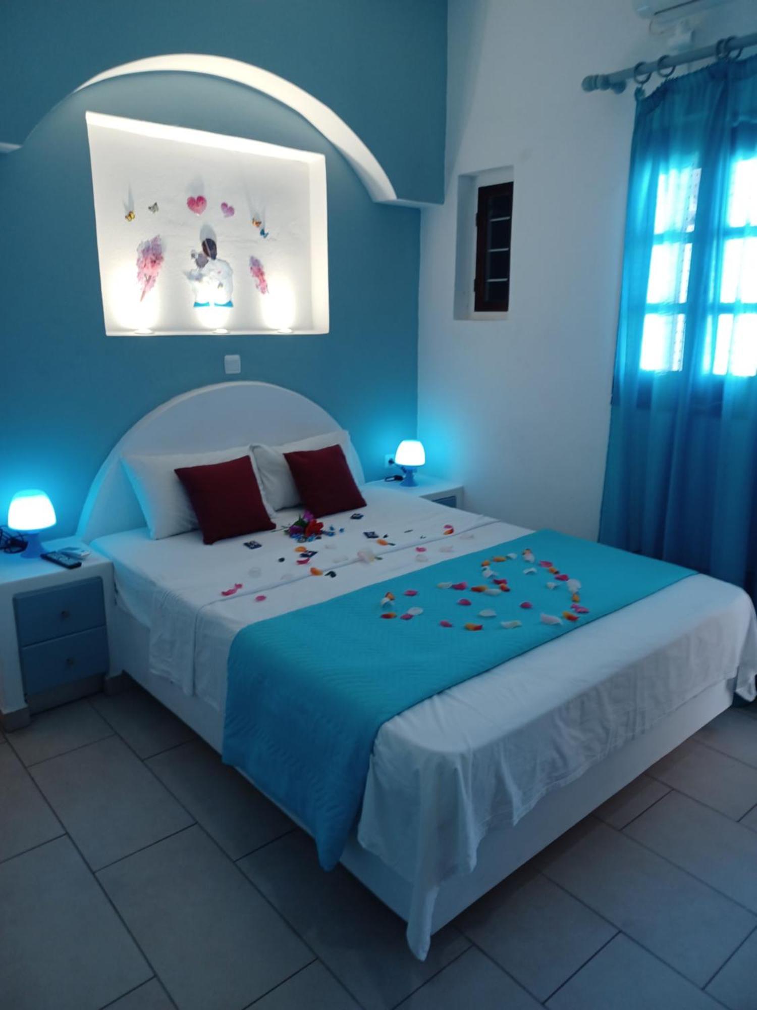 Evelina Beach Pension A Breath Away From The Black Beach Offer Plenty Of Accommodation Type To Suit Every Traveler'S Needs-Economic Rooms-Thematic Rooms-Design Rooms-Kitchenette Rooms-Studios-Small Apartments Perissa (Santorini) Exterior foto