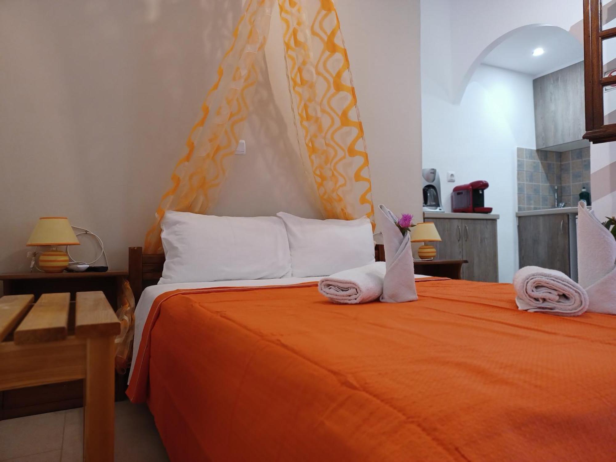 Evelina Beach Pension A Breath Away From The Black Beach Offer Plenty Of Accommodation Type To Suit Every Traveler'S Needs-Economic Rooms-Thematic Rooms-Design Rooms-Kitchenette Rooms-Studios-Small Apartments Perissa (Santorini) Exterior foto