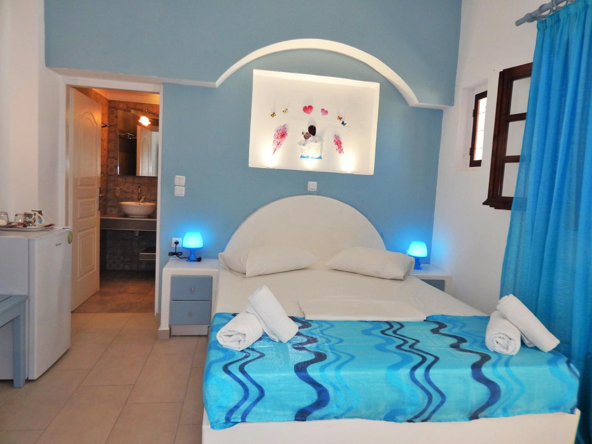 Evelina Beach Pension A Breath Away From The Black Beach Offer Plenty Of Accommodation Type To Suit Every Traveler'S Needs-Economic Rooms-Thematic Rooms-Design Rooms-Kitchenette Rooms-Studios-Small Apartments Perissa (Santorini) Exterior foto
