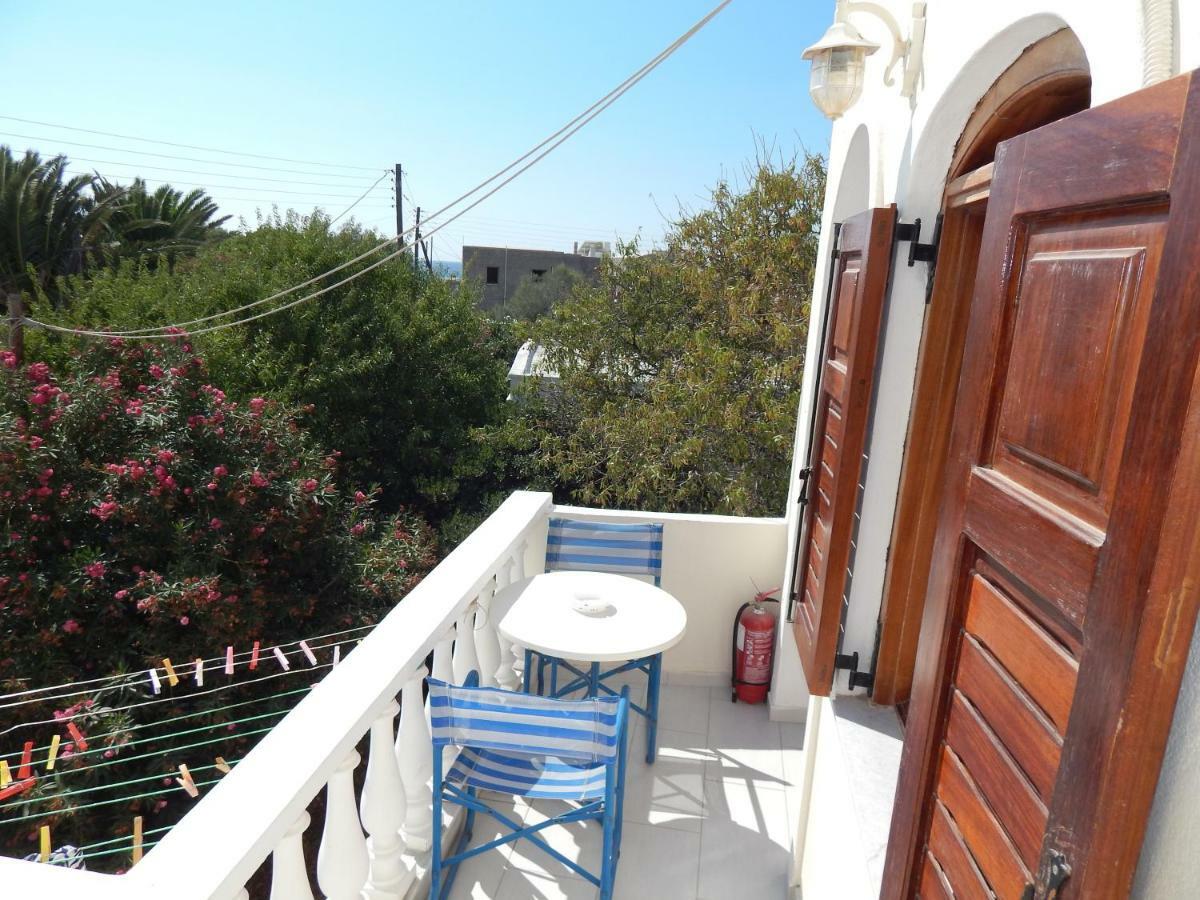 Evelina Beach Pension A Breath Away From The Black Beach Offer Plenty Of Accommodation Type To Suit Every Traveler'S Needs-Economic Rooms-Thematic Rooms-Design Rooms-Kitchenette Rooms-Studios-Small Apartments Perissa (Santorini) Exterior foto