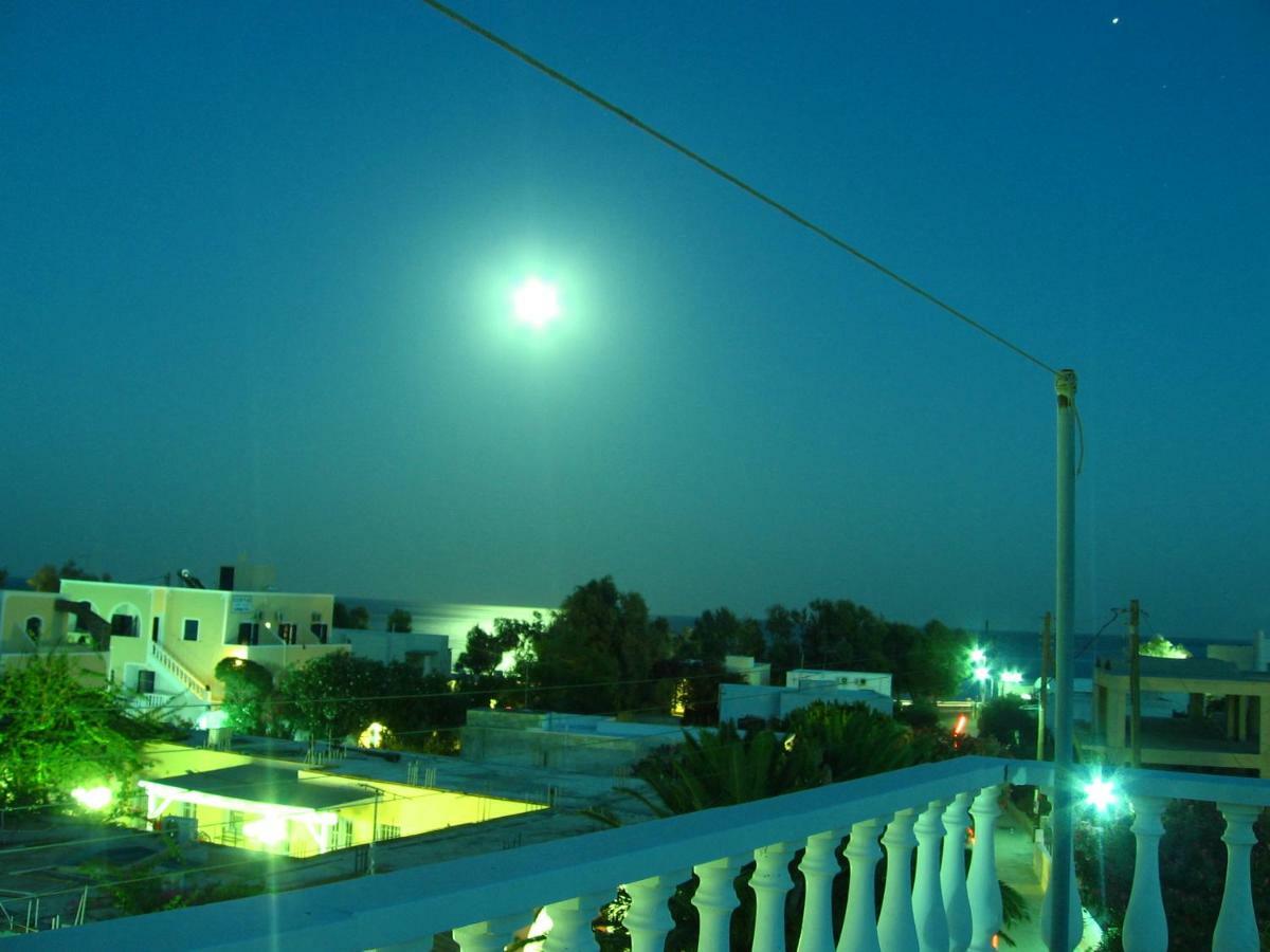 Evelina Beach Pension A Breath Away From The Black Beach Offer Plenty Of Accommodation Type To Suit Every Traveler'S Needs-Economic Rooms-Thematic Rooms-Design Rooms-Kitchenette Rooms-Studios-Small Apartments Perissa (Santorini) Exterior foto