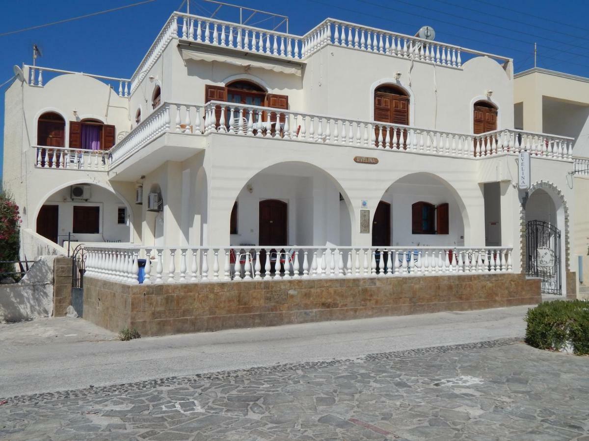 Evelina Beach Pension A Breath Away From The Black Beach Offer Plenty Of Accommodation Type To Suit Every Traveler'S Needs-Economic Rooms-Thematic Rooms-Design Rooms-Kitchenette Rooms-Studios-Small Apartments Perissa (Santorini) Exterior foto