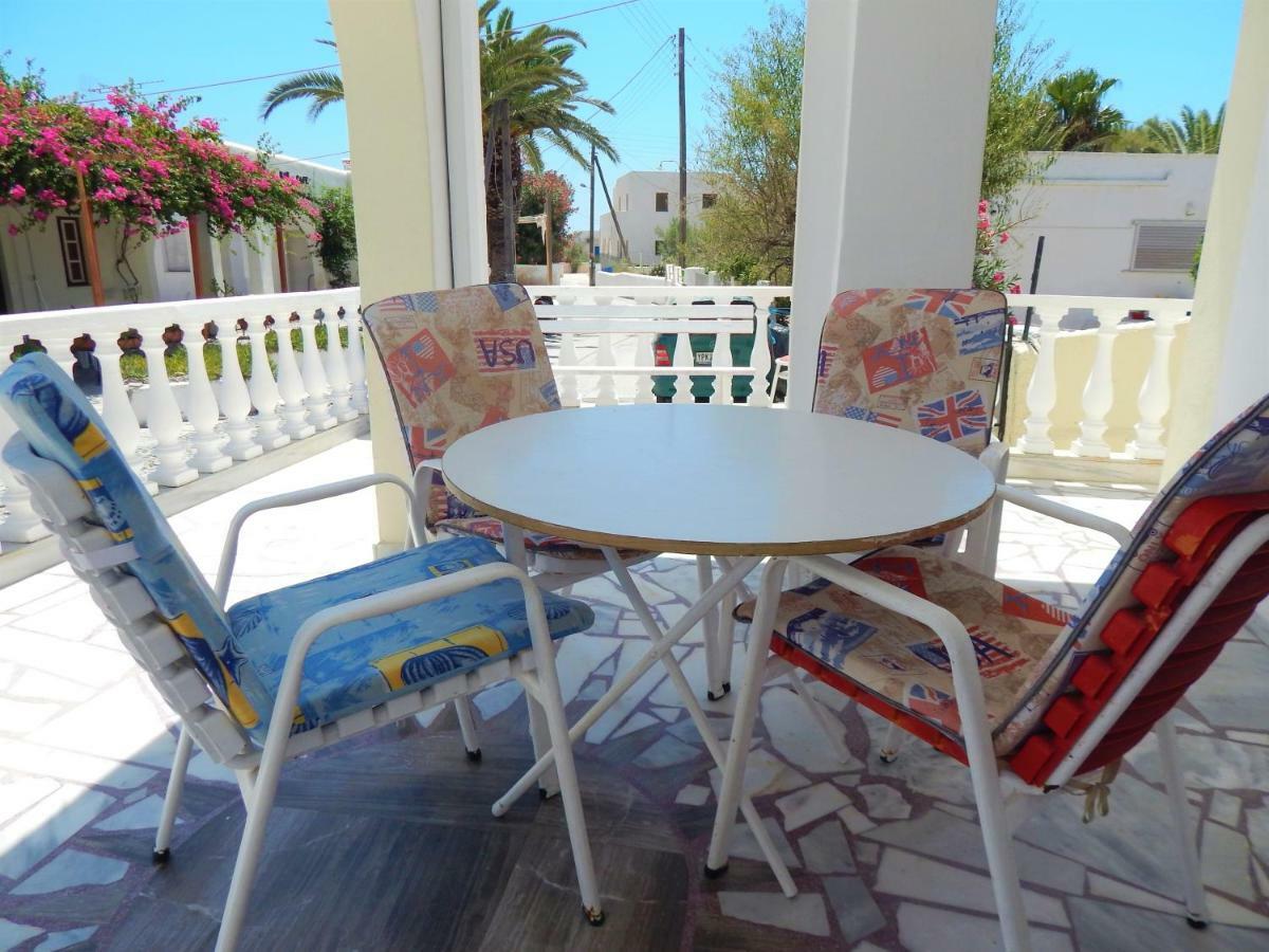 Evelina Beach Pension A Breath Away From The Black Beach Offer Plenty Of Accommodation Type To Suit Every Traveler'S Needs-Economic Rooms-Thematic Rooms-Design Rooms-Kitchenette Rooms-Studios-Small Apartments Perissa (Santorini) Exterior foto