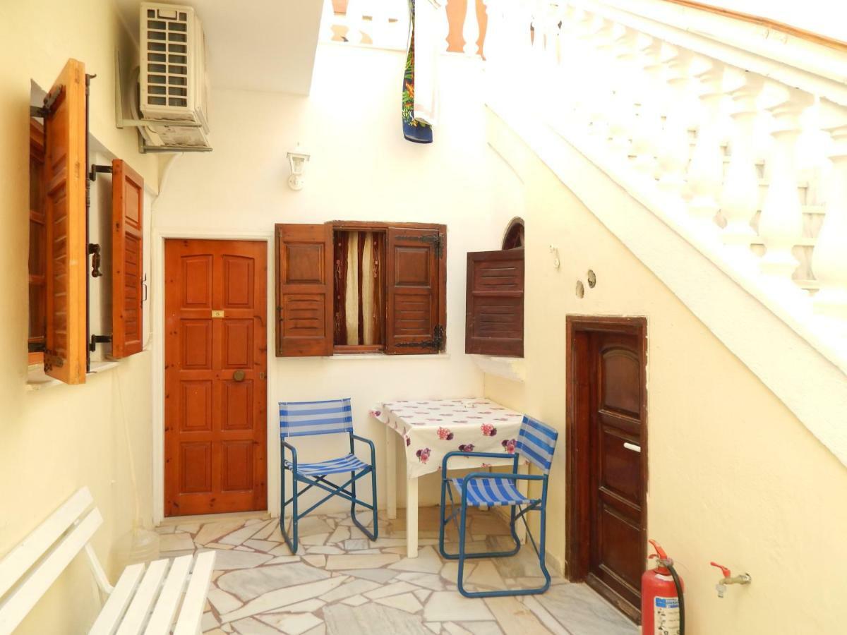 Evelina Beach Pension A Breath Away From The Black Beach Offer Plenty Of Accommodation Type To Suit Every Traveler'S Needs-Economic Rooms-Thematic Rooms-Design Rooms-Kitchenette Rooms-Studios-Small Apartments Perissa (Santorini) Exterior foto
